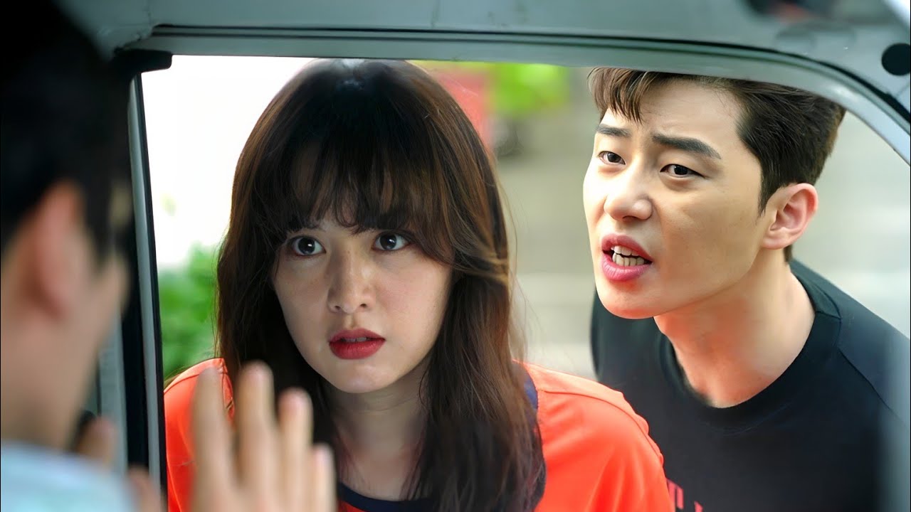 زعيم عصابة بيشغلها عنده لإن عريسها الغبي سابها يوم فرحهم بعد ما خسرت كل فلوسها وأبوها اتسجن