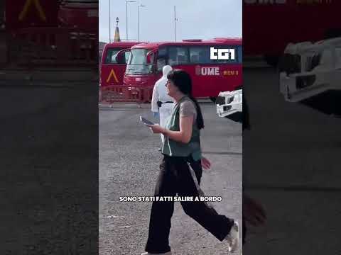 Video Hantavirus, la nave a Tenerife. Iniziato sbarco dei passeggeri.