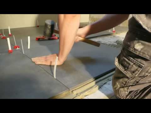 Video: Hvordan avretter du et betonggulv før flislegging?