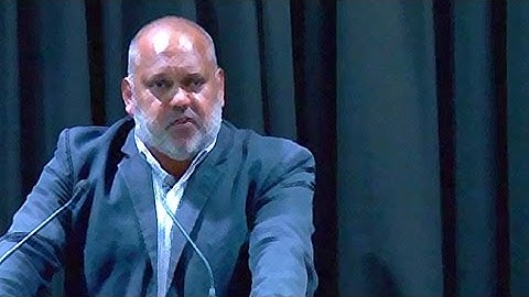 Noel Pearson welcomes John Hollingsworth and Silvia Ybarra