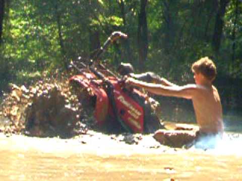 honda foreman 400 water wheelie to far.