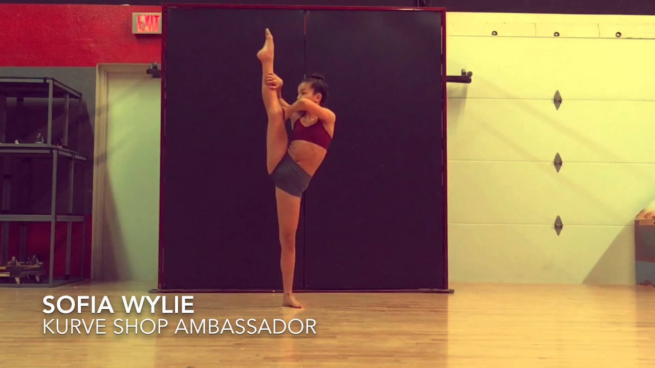 actresses in their 20s Sofia Wylie - @kurveshop 💃🏻CHOREOGRAPHY: @theaspireproject 🎼Music: 