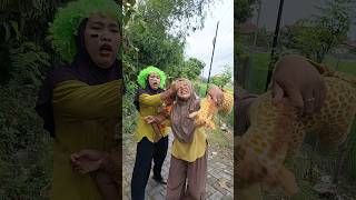 Theres An Ice Cream Seller Dont Look At Me Little Brother shorts