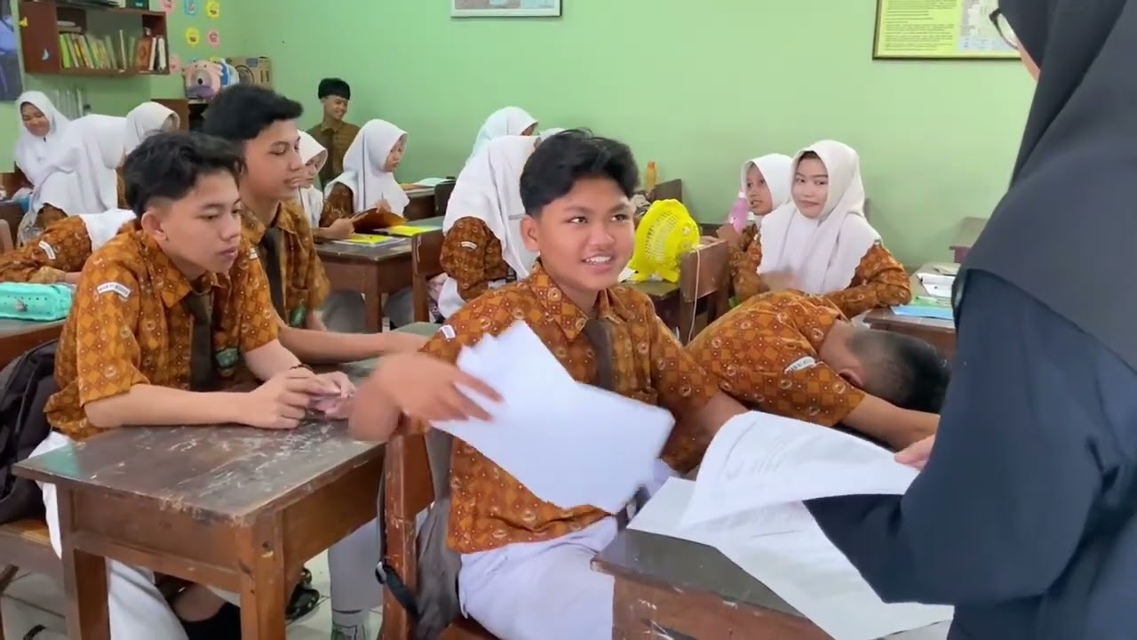 Asistensi Mengajar PBSI UMK, S. Aliya Fatmawati