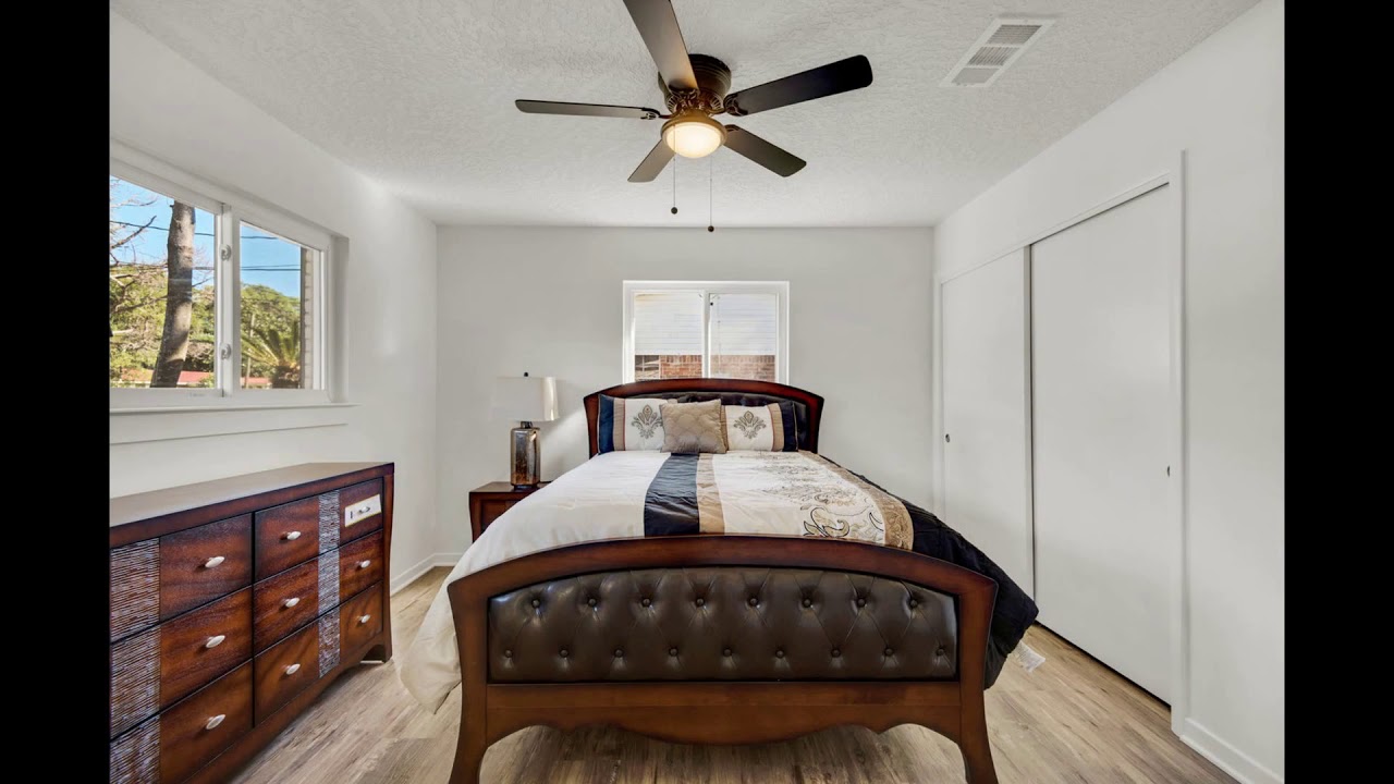 326 Leah Miller Dr NW