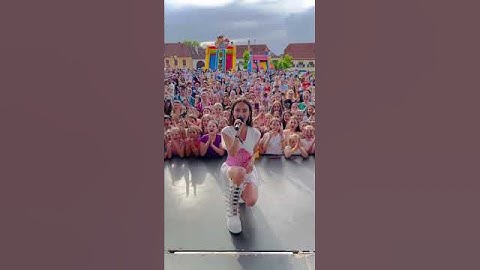 The first ever "CLAP CLAP" at my concert 😂 | Andra Gogan