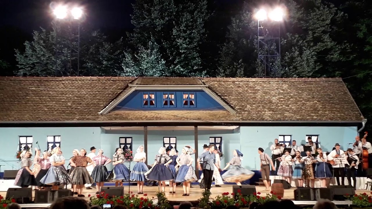 Folklórny súbor V šírom poli hruška - Pintieri/Debnári (Tancuj tancuj Hložany 2019)