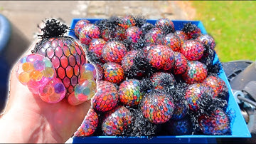 SHREDDING 100 ANTISTRESS BALLS EXPERIMENT : EXTRA SATISFYING!