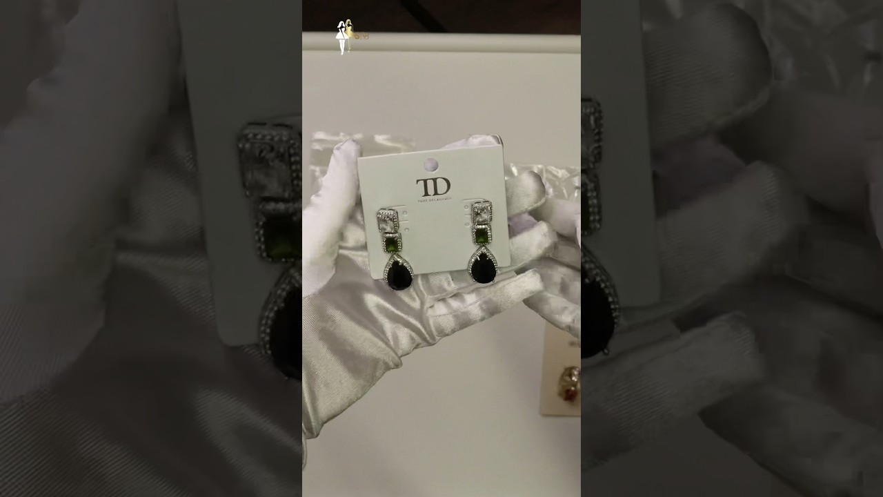 LOVE ISLAND x TRUE DECADENCE x ALDO earrings 