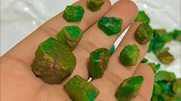 Example of high and low quality emerald gemstone 💎