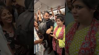 Phone chori krte hue pkdi gyi in public #trending #youtubeshorts #shorts #funny #viralvideo