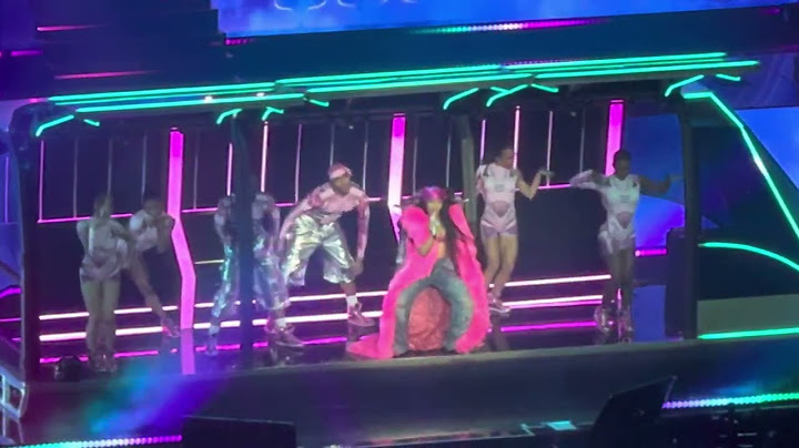 Super Freaky Girl Live version - Live performance video thumbnail