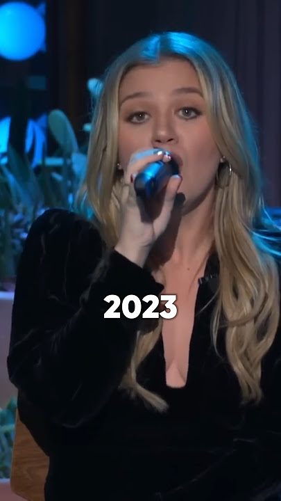 Kelly Clarkson attempting high note after decades #arianagrande #highnote #vocals #kellyclarkson