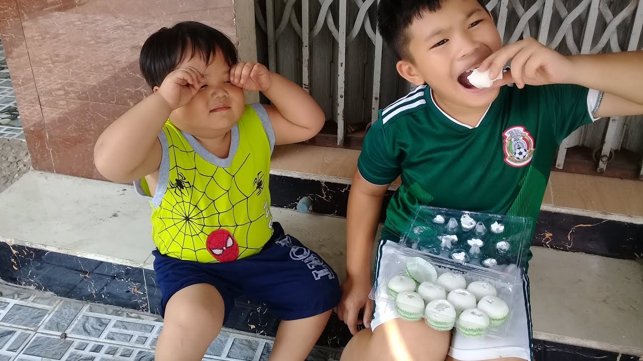 Đồ Chơi Trẻ Em Bé Pin Người Anh Tham Ăn❤ PinPin TV ❤ Baby Toys Brother Greedily - YouTube