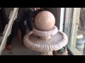 Фонтан из мрамора с шаром в Китае
