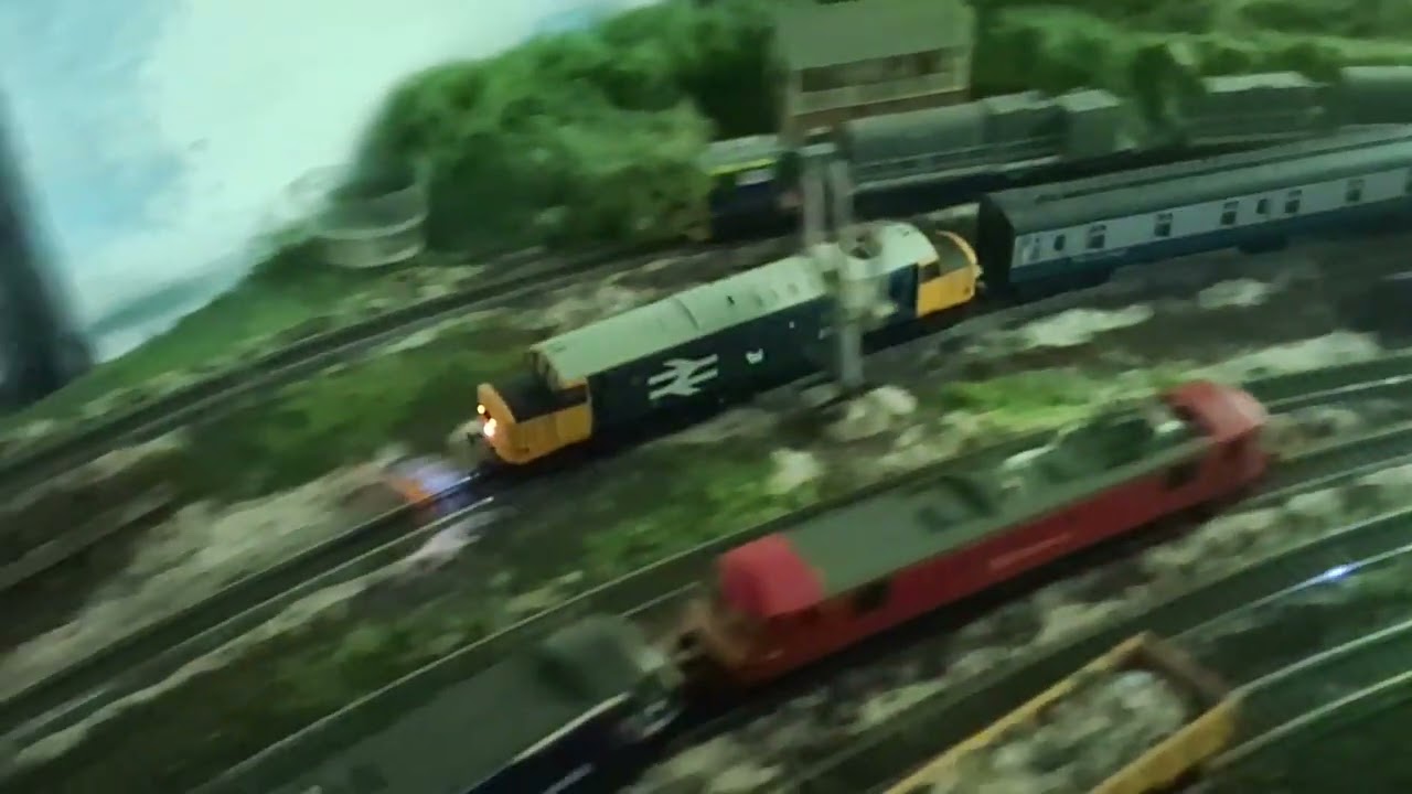 CLASS 37 BACHMANN  AND MARK 1 SLEEPER COACHES RTNS  FROM INVERNESS OVER NIGHT 