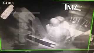 Solange Knowles Physically Attacks Jay Z in Elevator   Solange Caught On Tape ATTACKING Jay Z