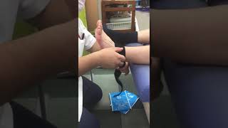 足首のサポーター付け方