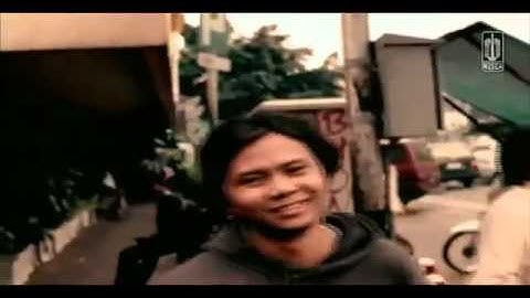 Peterpan   YANG TERDALAM Official Video