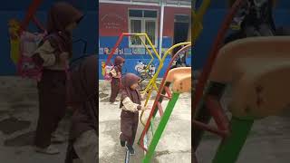 Download Lagu sekolah di jemput ayah MP3