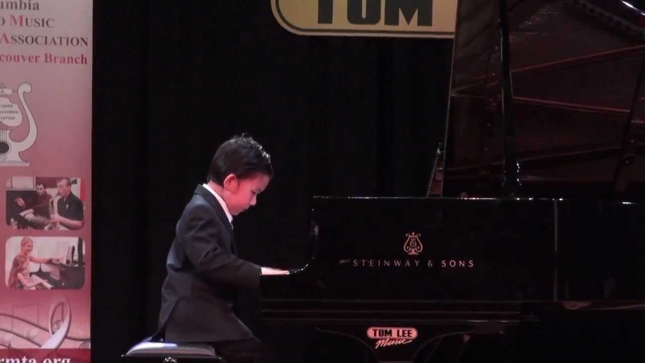 Jerry Wang (6 years) Plays Dancing on the Green by C.Gurlitt - YouTube