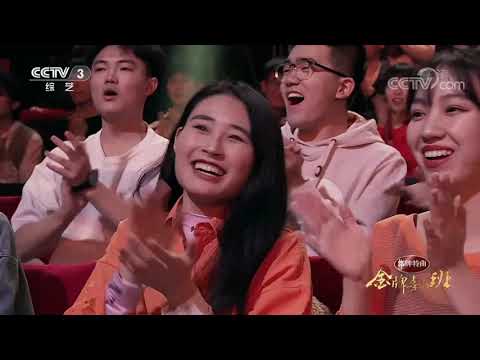 [金牌喜剧班]王雪东地铁上表演变形金刚 路人满脸问号|CCTV综艺