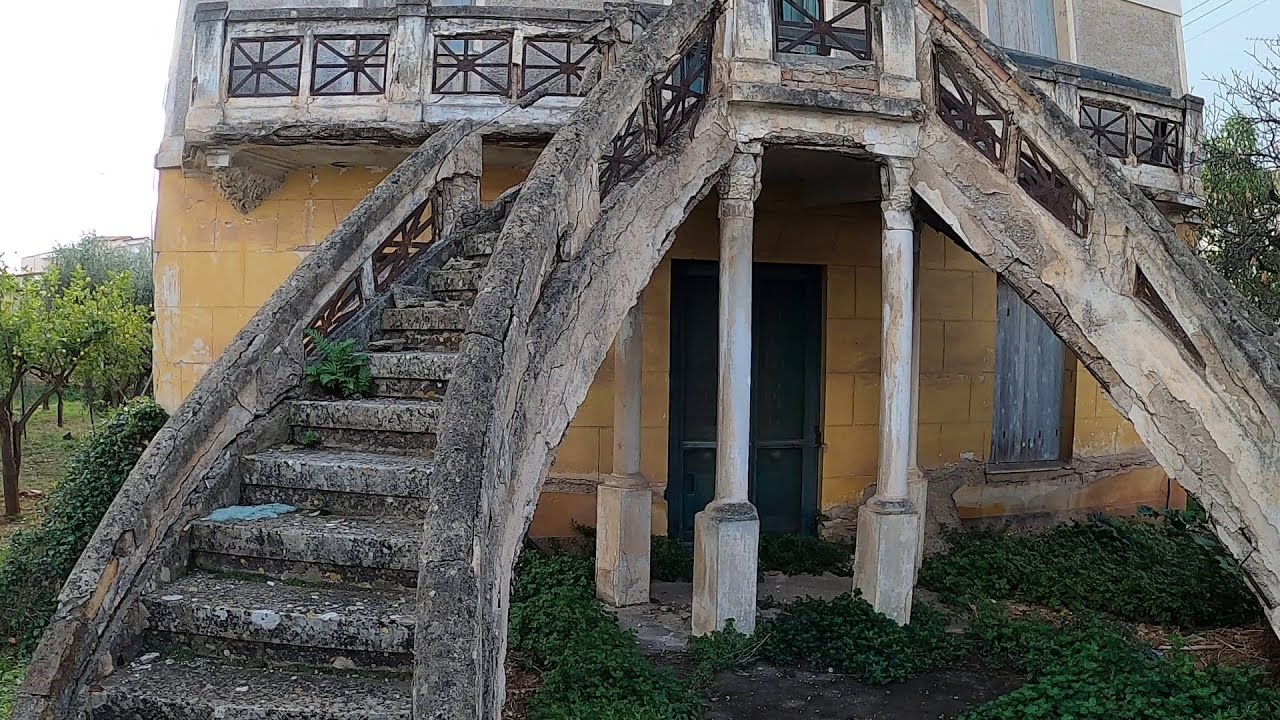 Κτήρια φαντάσματα του Αιγίου - Aigio ghost buildings