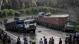 Amazing!! 1000-Wheeler Trailer Incident in the Rain at Frog Hill