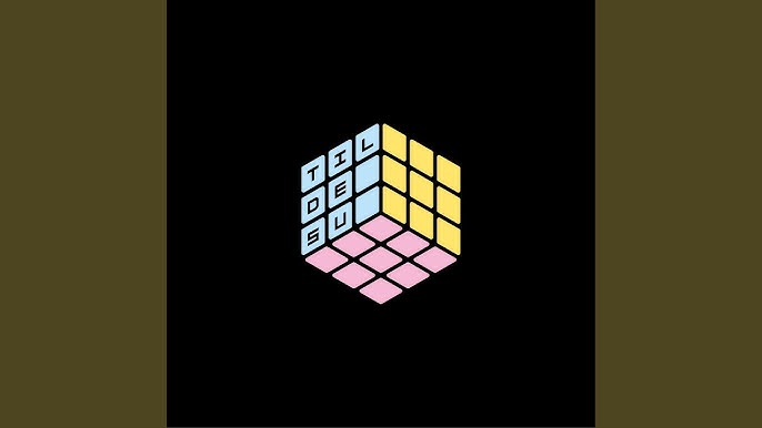 Sexy Laura Lyon katta kokraklari bilan erotik yakkaxon qiladi