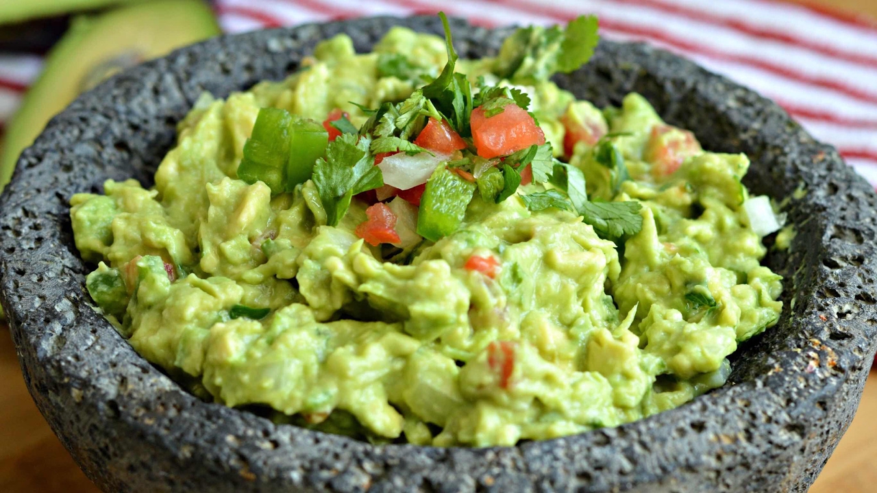 COMO HACER GUACAMOLE how to make mexican guacamole salsa de