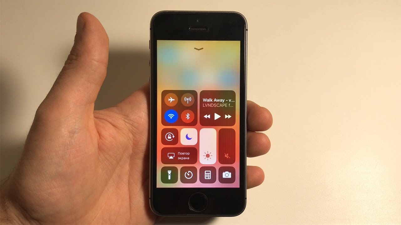 iOS 11 iPhone SE - YouTube