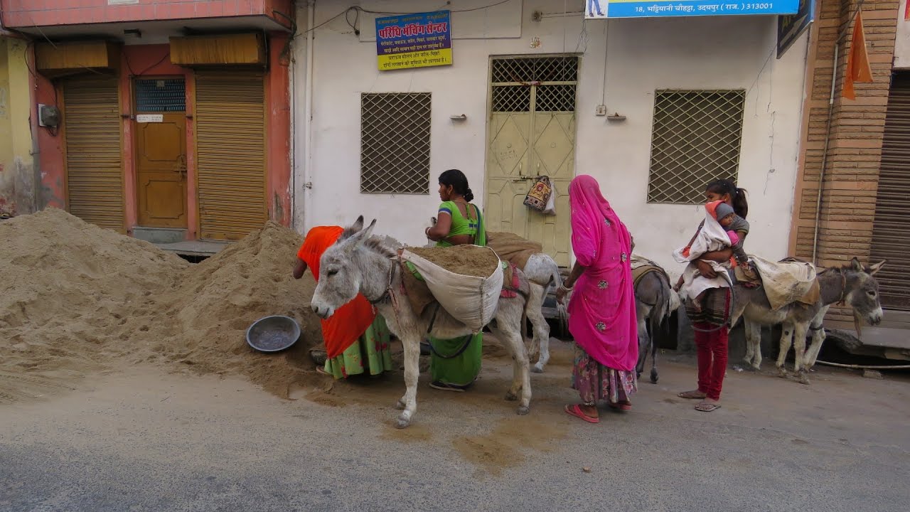 SUR LA ROUTE   UDAIPUR   RAJASTHAN   INDE   PARTIE 1