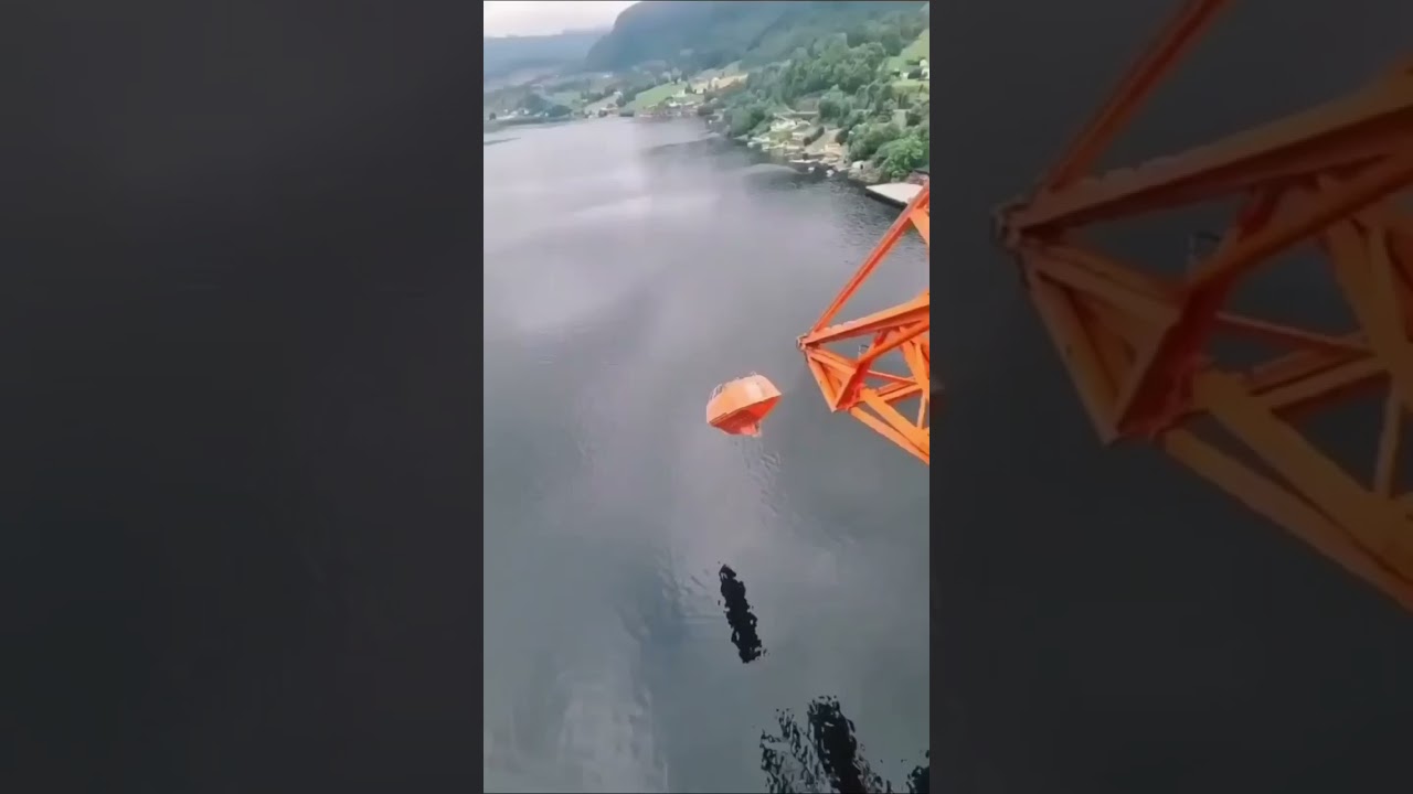 Descida do barco salva-vidas no trabalho!