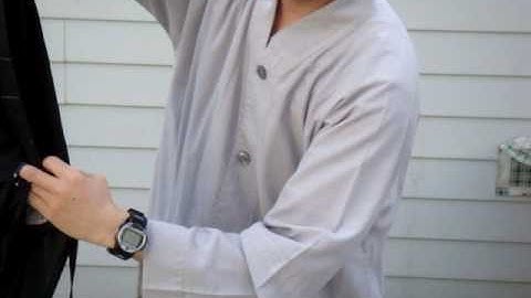 How to take off the haiqin in Chinese Buddhism?  hand view