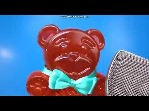 Песня мишка ютуб. Песня мишка ютуб. Медведь на фоне северного сияния. Мишка косолапый по лесу. Мишка косолапый по лесу.