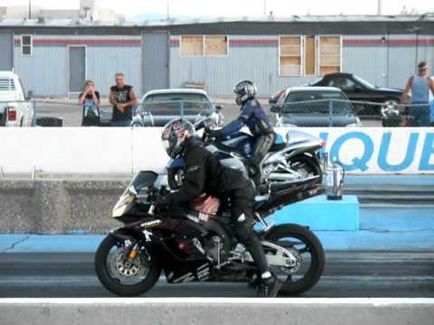 Racing my 04 honda cbr 1000rr at ABQ dragway Albuquerque, New Mexico