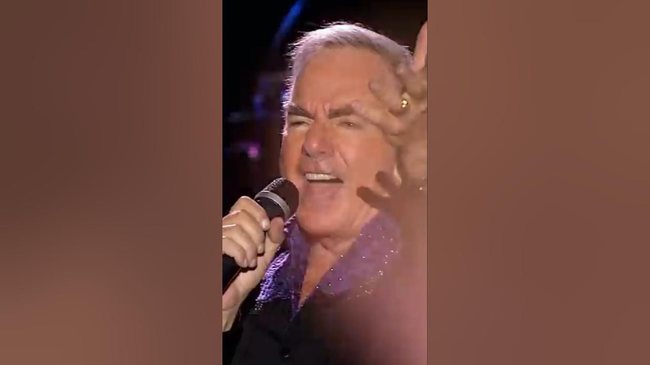 Neil Diamond Sweet Caroline Live At The Greek Theatre 2012 Neil Diamond - Sweet Caroline (Live At The Greek Theatre 2012