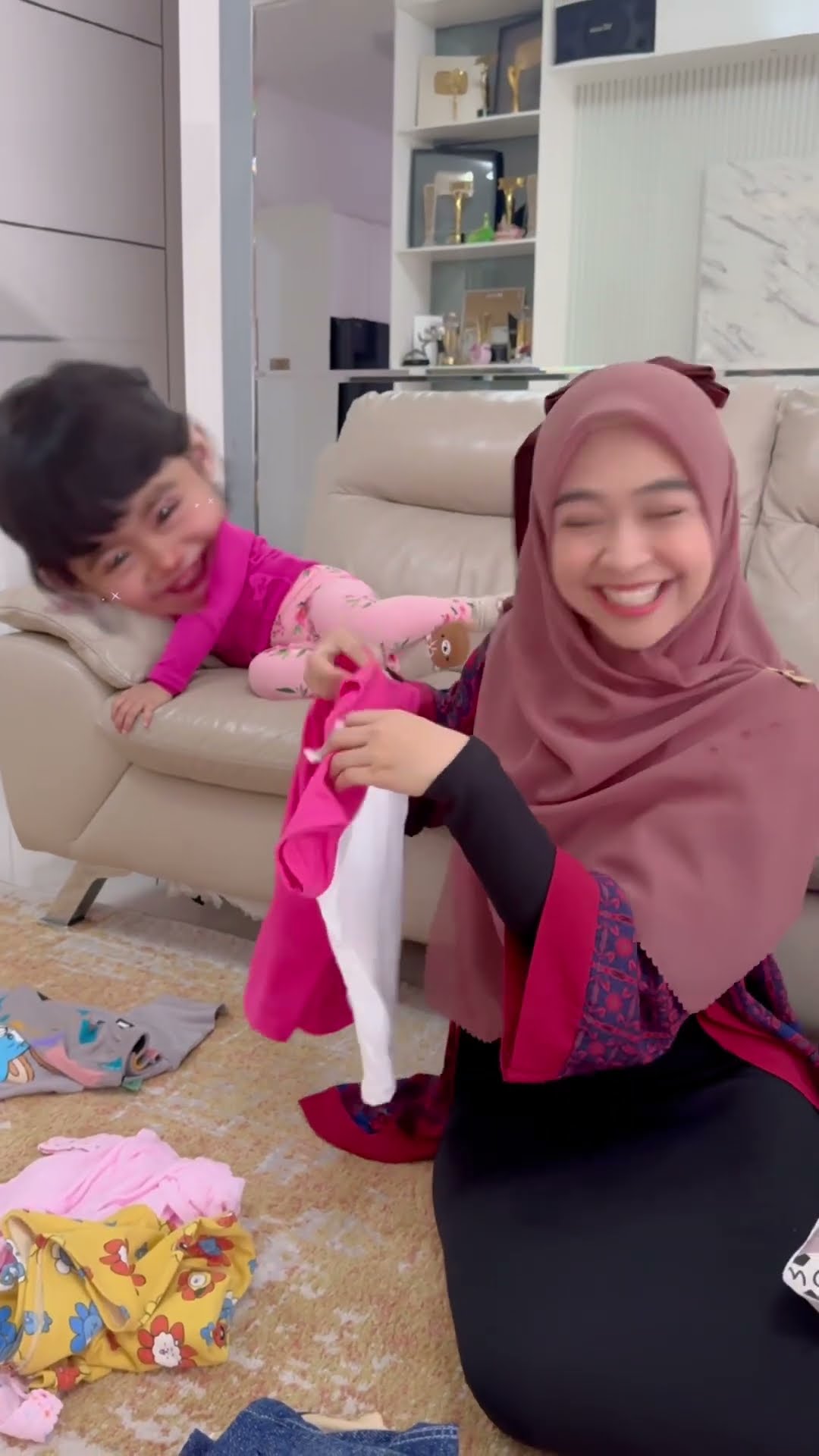 Unboxing baju pasar Moana!!