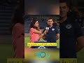 مذيعة تتعرض لموقف لا ي حسد عليه اثناء اللقاء