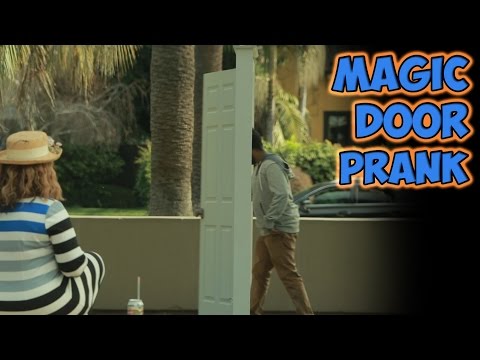 magic-door-prank