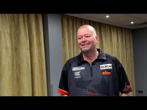 3 voor Aardrijkskunde met Raymond van Barneveld: 'Ik heb een reisje gewonnen' - RTL 7 DARTS: WK 2019