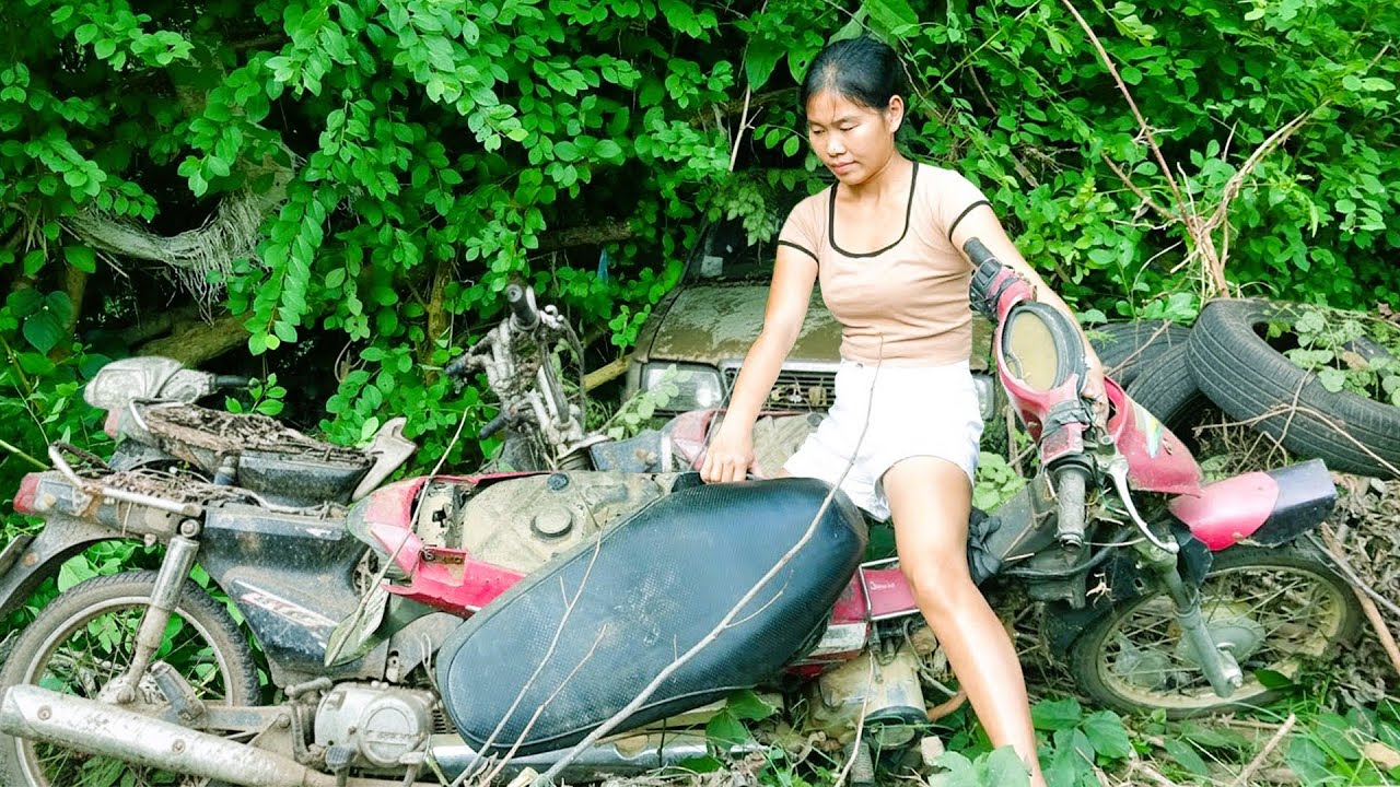 Genius Girl Repair and Restoration a Broken Honda 150cc Motorcycle Left in the Forest