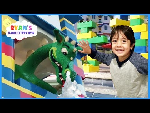 Karena hujan, akhirnya kami kita jadi untuk bermain di Legoland. namun menurut kami lebih menarik un. 