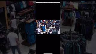 Shoplifting mob hit north face and steal 30k of clothes