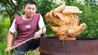 【超小厨】13斤火鸡，铁皮桶加碳“烤火鸡”，老丈人一根鸡腿就吃撑了！