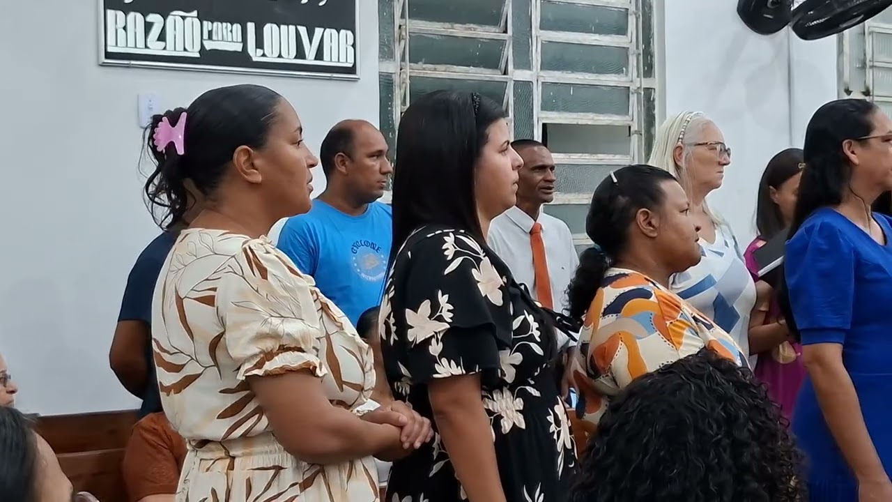 Vocais da área, canta no culto de ação e graças, ao pastor:Félix, em IEADALPE-CAIXA d'água sobrado 