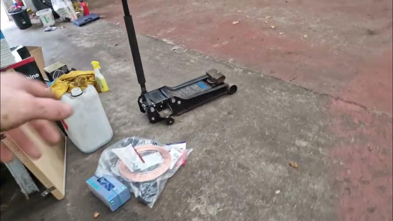 hyundai HYUNDAI I10 DRIVE SHAFT BOOT REPLACEMENT AND BRAKE PIPES