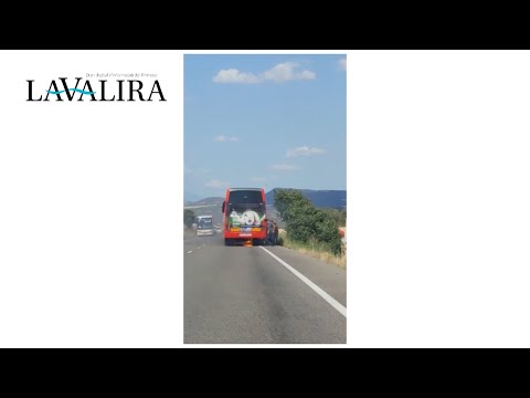 El bus avariat de la línia entre Lleida-Andorra pateix un incendi creant el pànic entre els viatgers