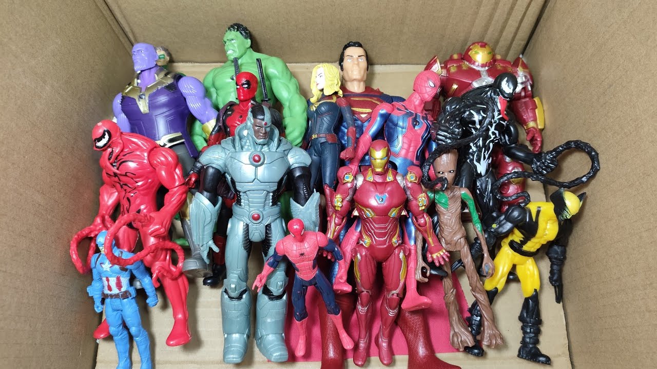 AVENGERS TOYS 
