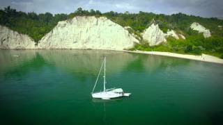 A Hazy Day at The Scarborough Bluffs - 4K